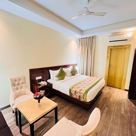 ניו דלהי Hotel Banz Near Indira Gandhi Airport Delhi מראה חיצוני תמונה