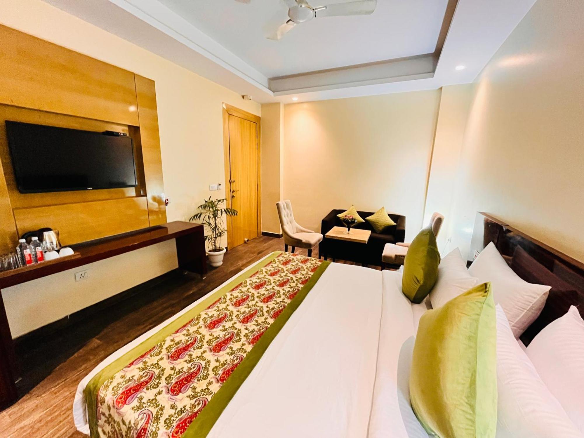 ניו דלהי Hotel Banz Near Indira Gandhi Airport Delhi מראה חיצוני תמונה