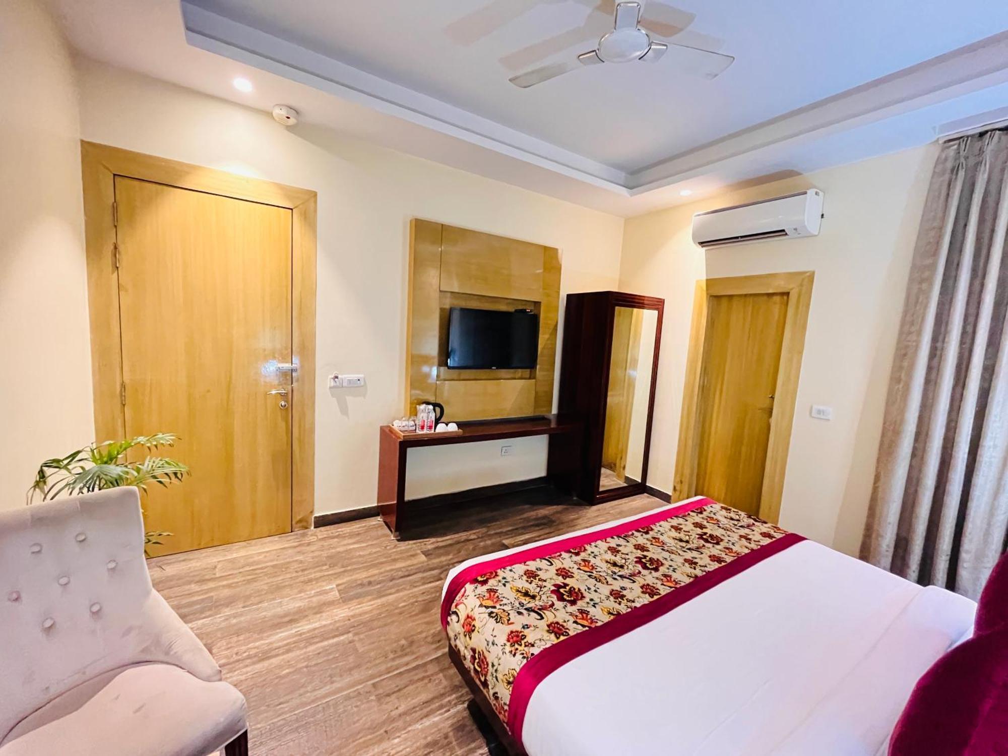 ניו דלהי Hotel Banz Near Indira Gandhi Airport Delhi מראה חיצוני תמונה