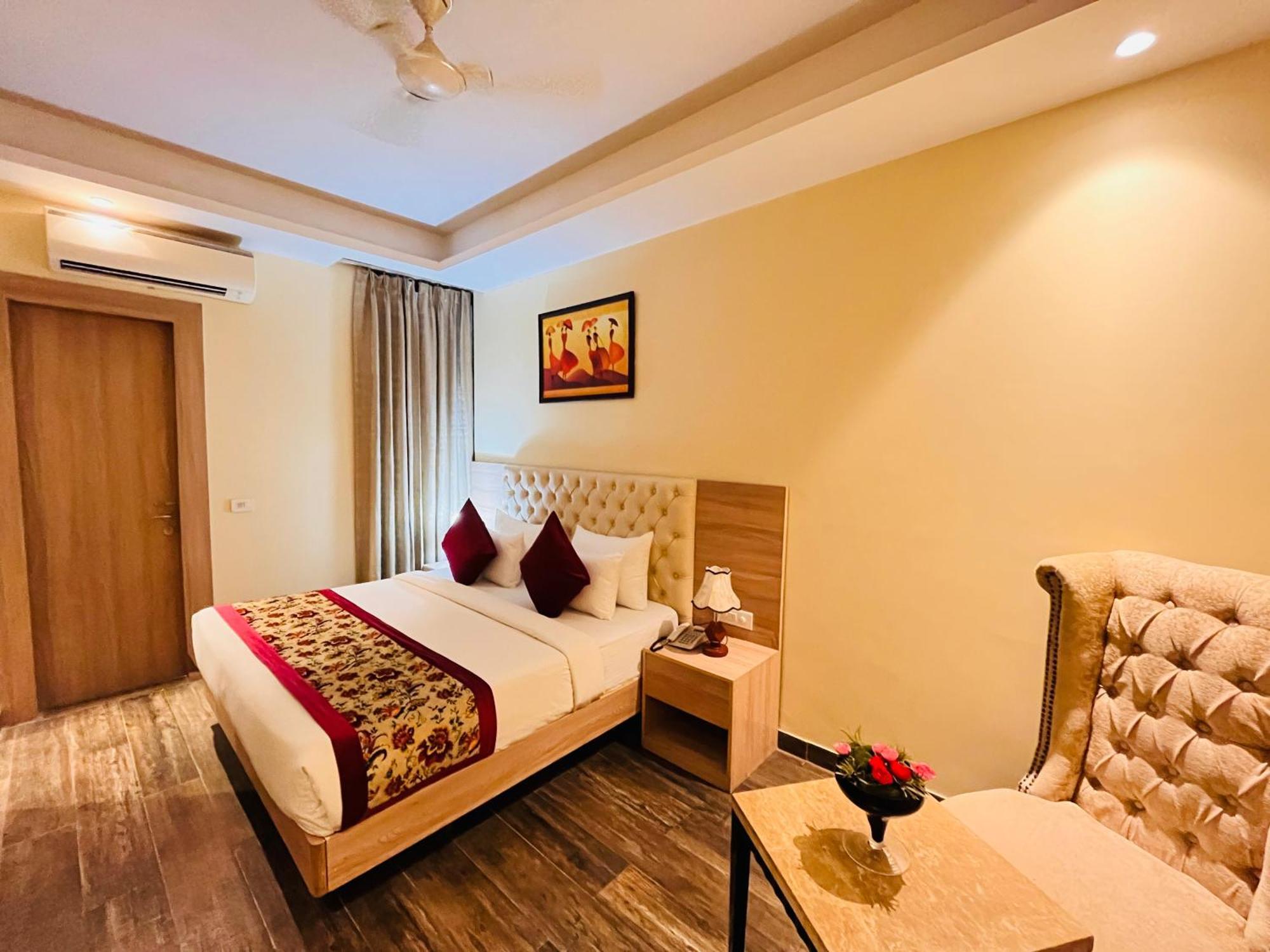 ניו דלהי Hotel Banz Near Indira Gandhi Airport Delhi מראה חיצוני תמונה