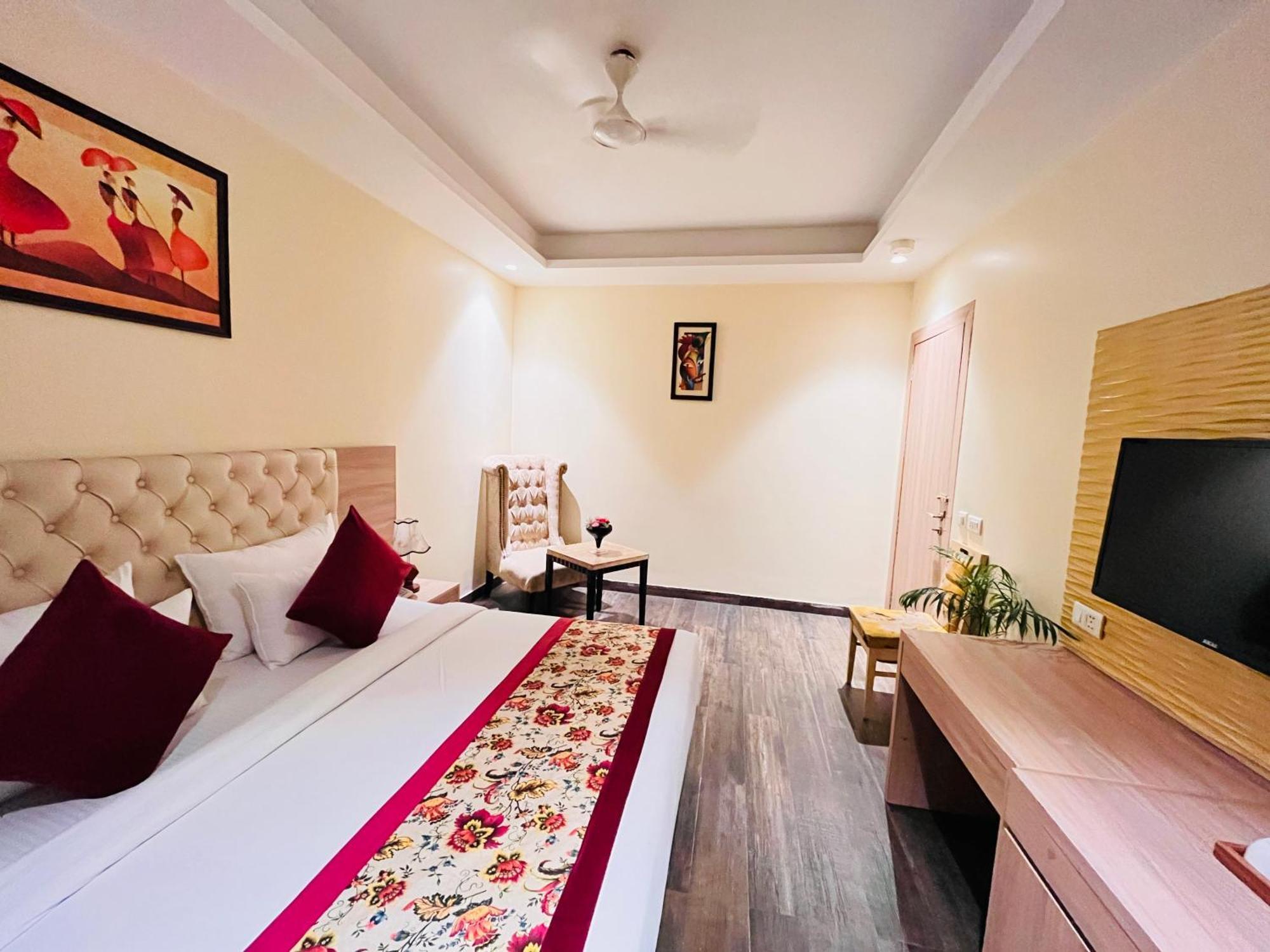 ניו דלהי Hotel Banz Near Indira Gandhi Airport Delhi מראה חיצוני תמונה