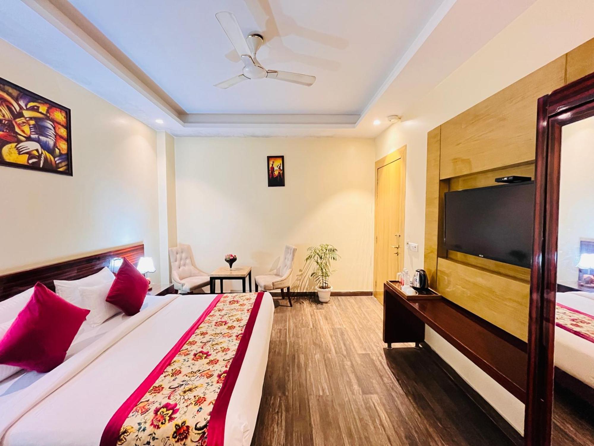 ניו דלהי Hotel Banz Near Indira Gandhi Airport Delhi מראה חיצוני תמונה