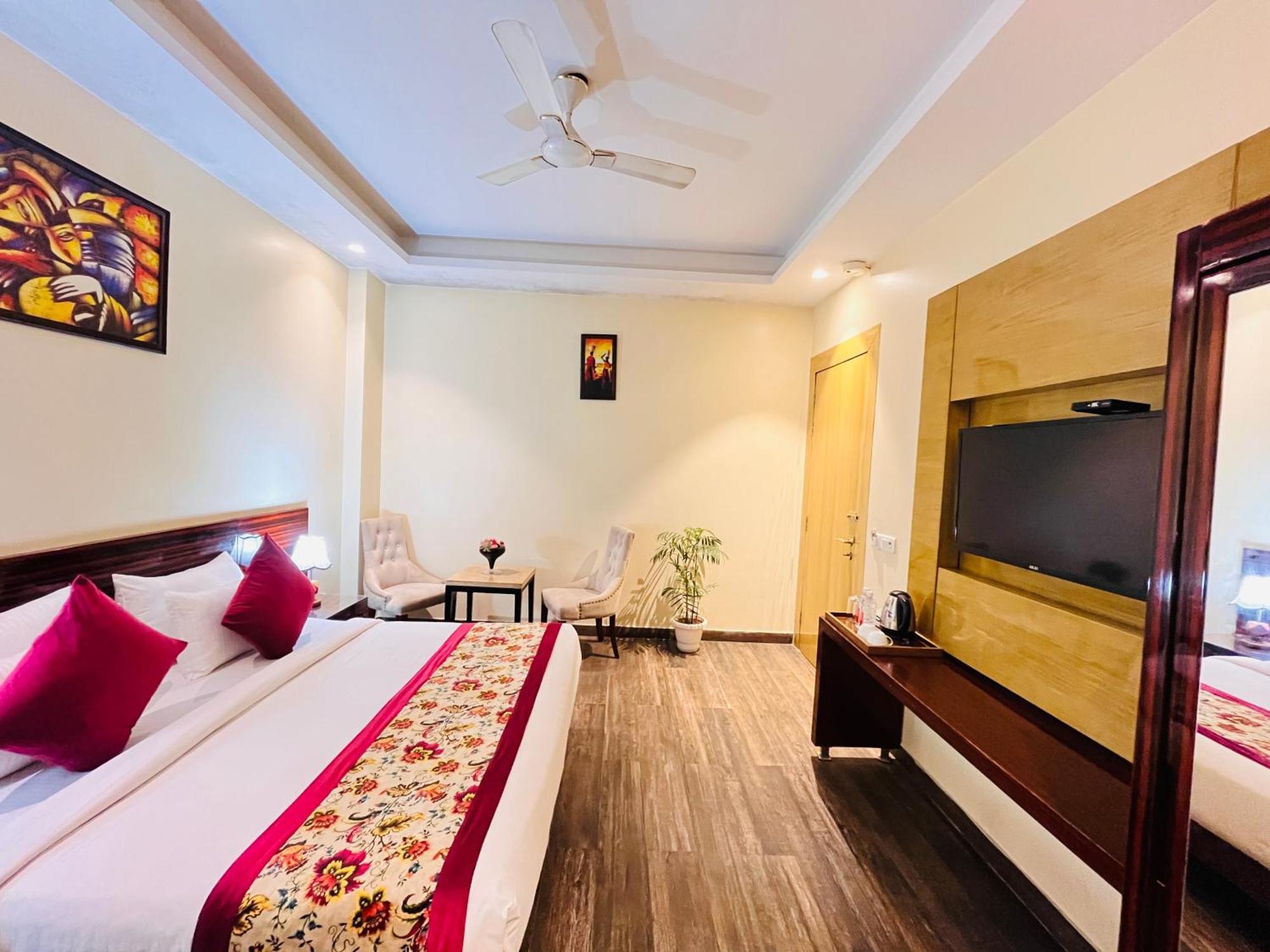 ניו דלהי Hotel Banz Near Indira Gandhi Airport Delhi מראה חיצוני תמונה