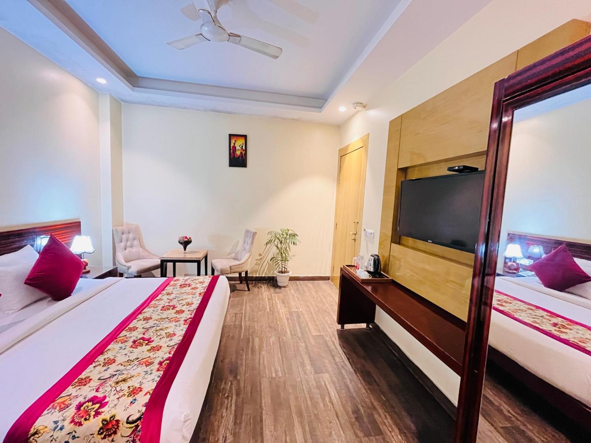 ניו דלהי Hotel Banz Near Indira Gandhi Airport Delhi מראה חיצוני תמונה