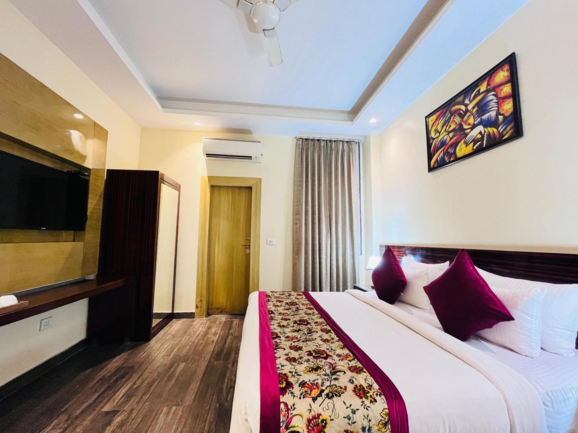 ניו דלהי Hotel Banz Near Indira Gandhi Airport Delhi מראה חיצוני תמונה