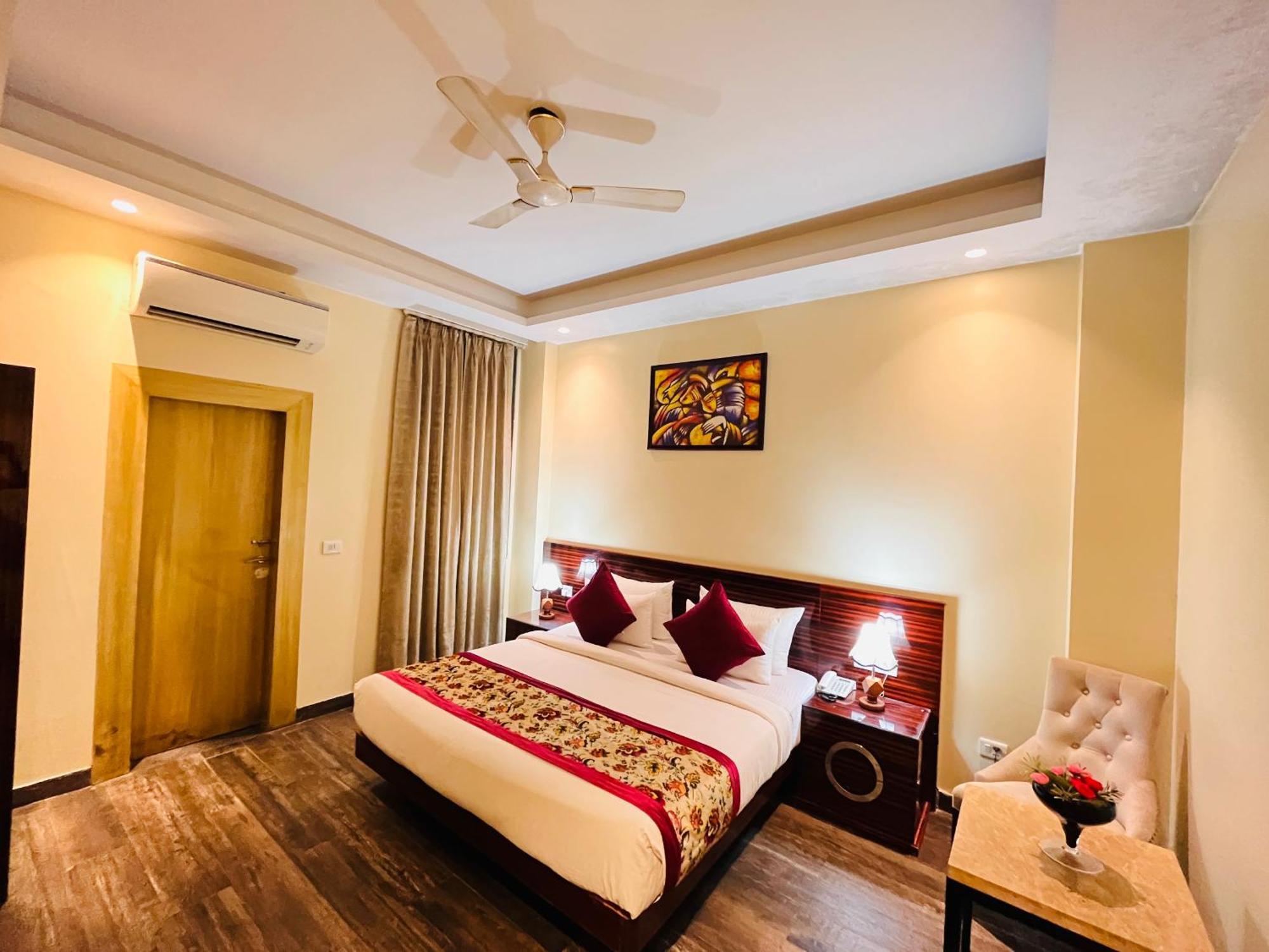 ניו דלהי Hotel Banz Near Indira Gandhi Airport Delhi מראה חיצוני תמונה
