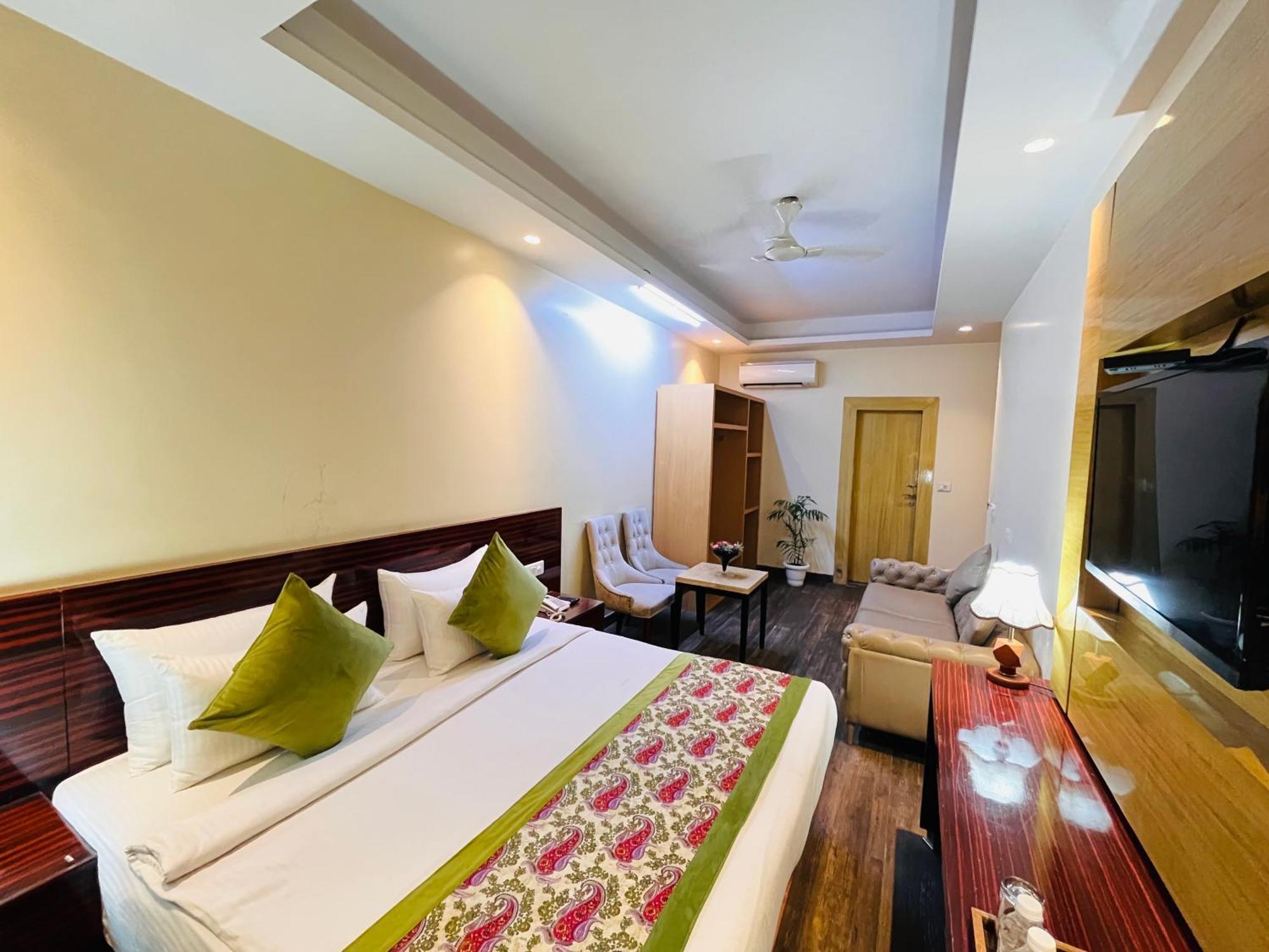 ניו דלהי Hotel Banz Near Indira Gandhi Airport Delhi מראה חיצוני תמונה