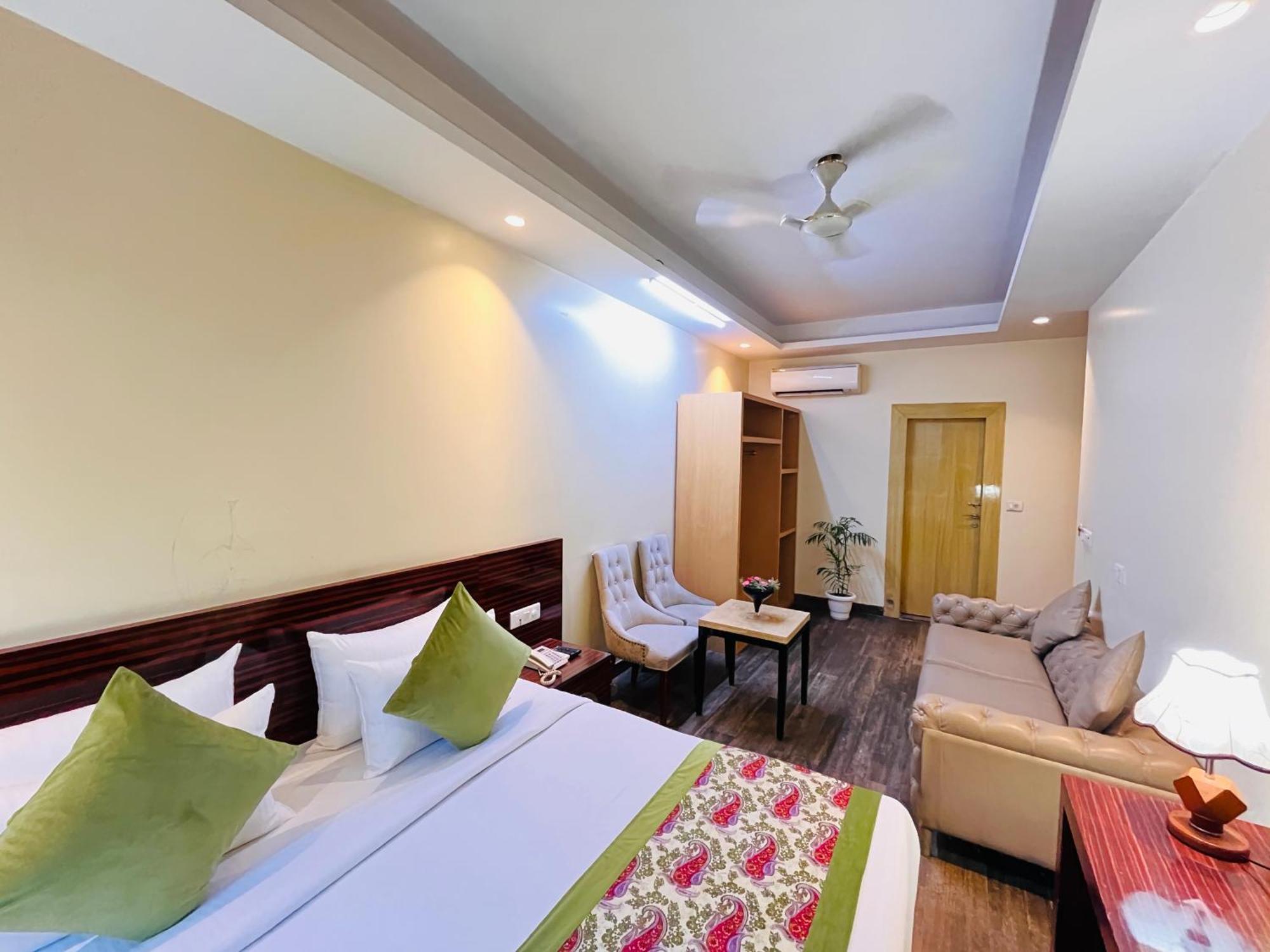ניו דלהי Hotel Banz Near Indira Gandhi Airport Delhi מראה חיצוני תמונה