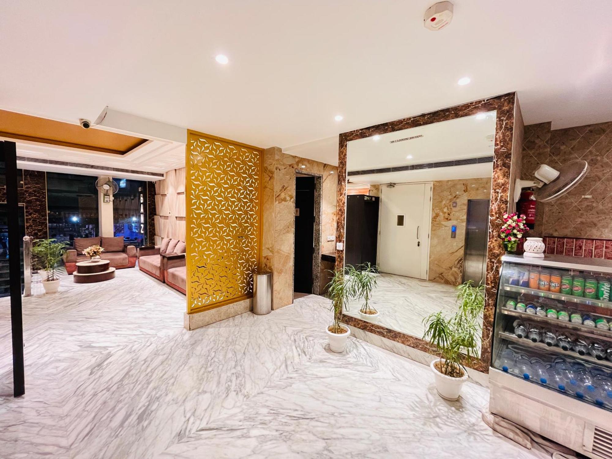 ניו דלהי Hotel Banz Near Indira Gandhi Airport Delhi מראה חיצוני תמונה