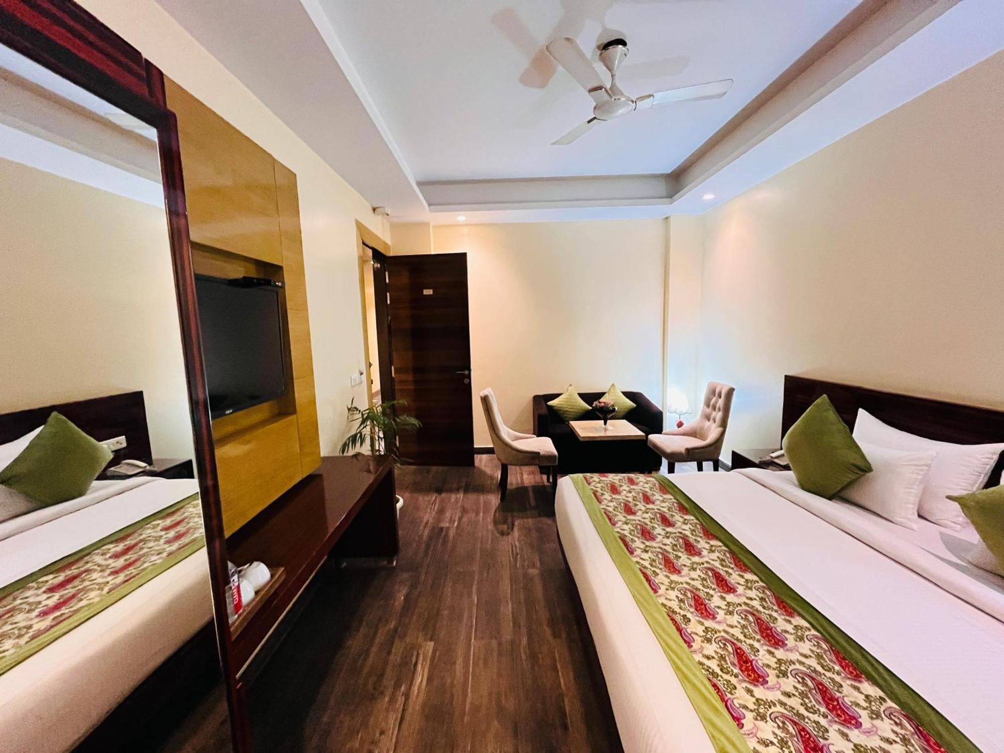 ניו דלהי Hotel Banz Near Indira Gandhi Airport Delhi מראה חיצוני תמונה