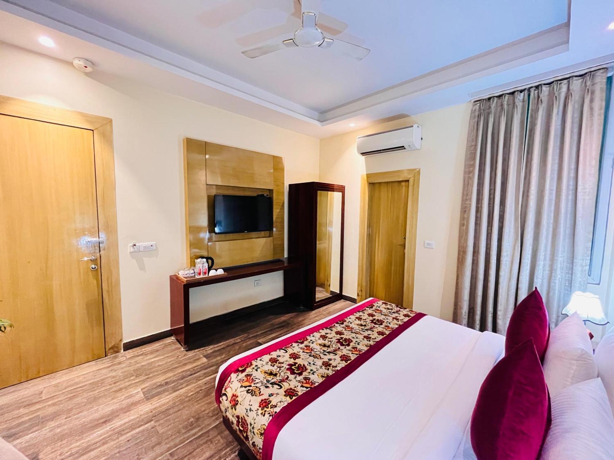 ניו דלהי Hotel Banz Near Indira Gandhi Airport Delhi מראה חיצוני תמונה