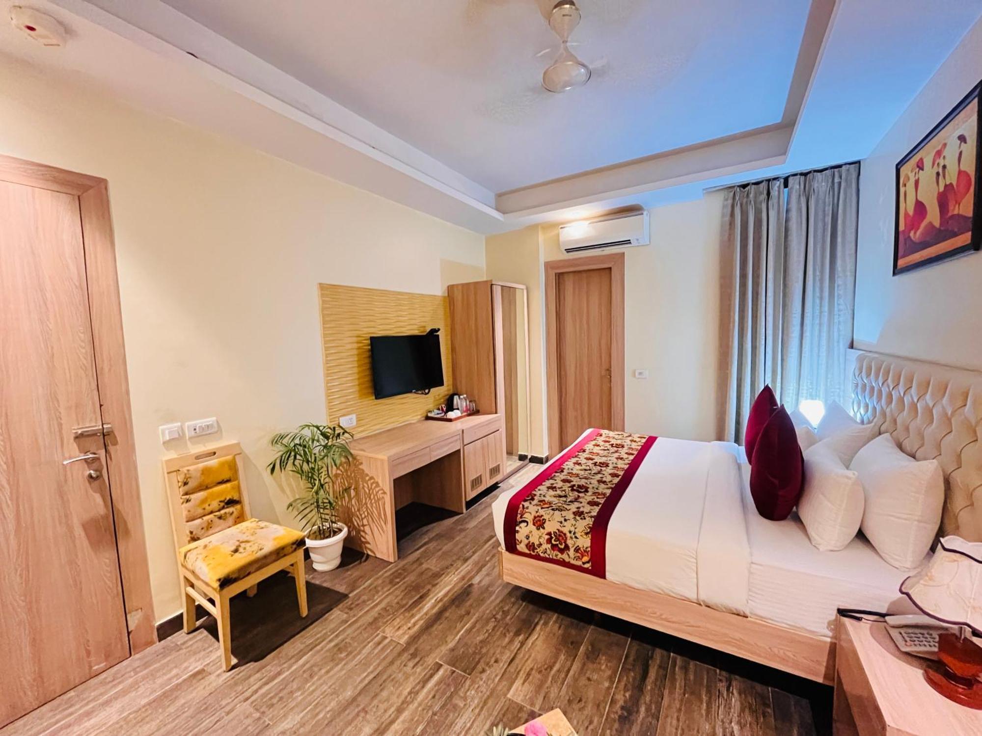 ניו דלהי Hotel Banz Near Indira Gandhi Airport Delhi מראה חיצוני תמונה