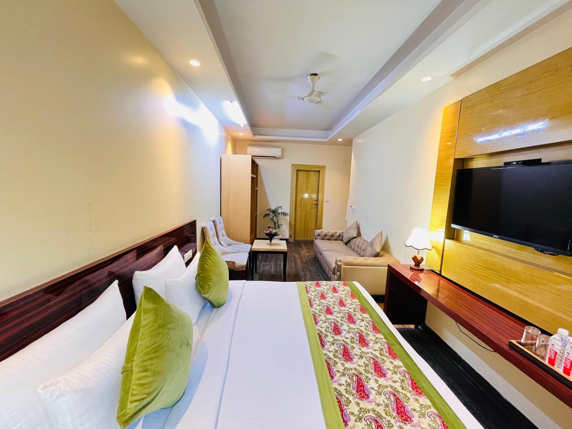 ניו דלהי Hotel Banz Near Indira Gandhi Airport Delhi מראה חיצוני תמונה