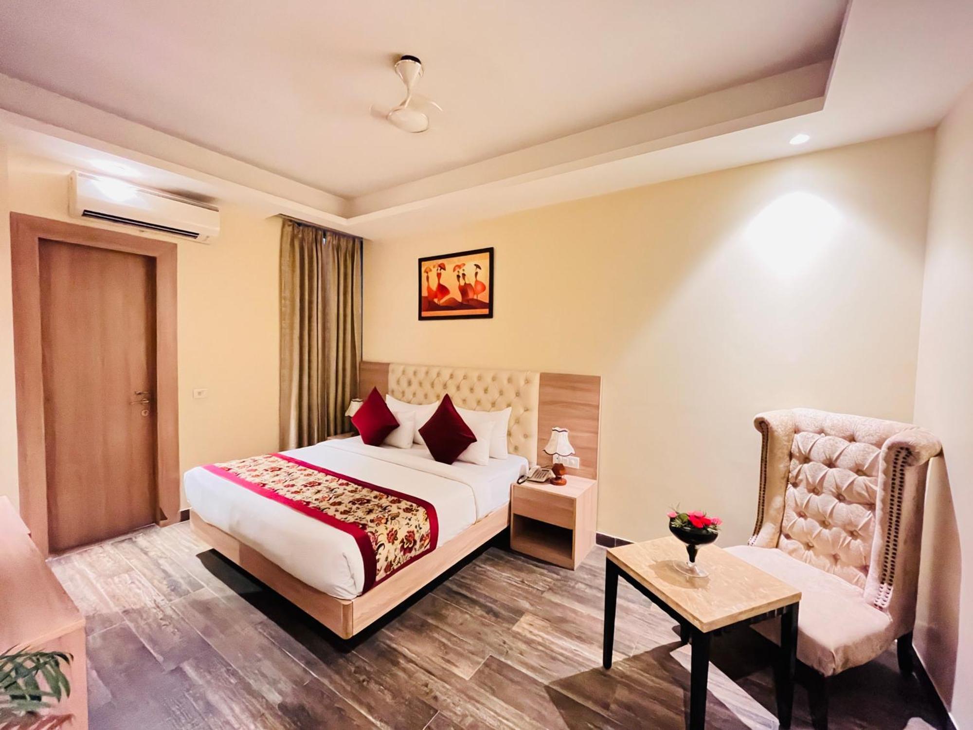ניו דלהי Hotel Banz Near Indira Gandhi Airport Delhi מראה חיצוני תמונה