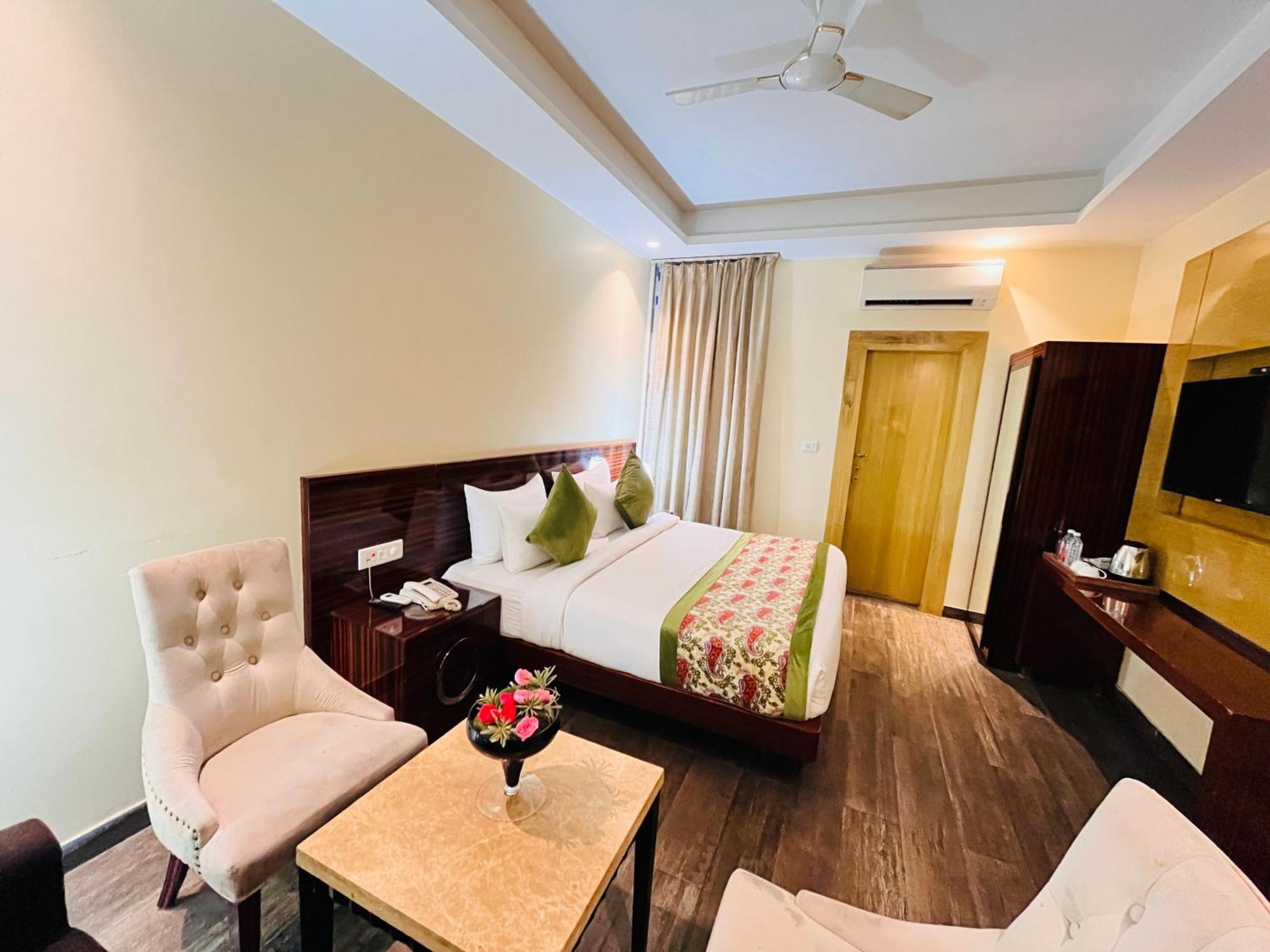 ניו דלהי Hotel Banz Near Indira Gandhi Airport Delhi מראה חיצוני תמונה