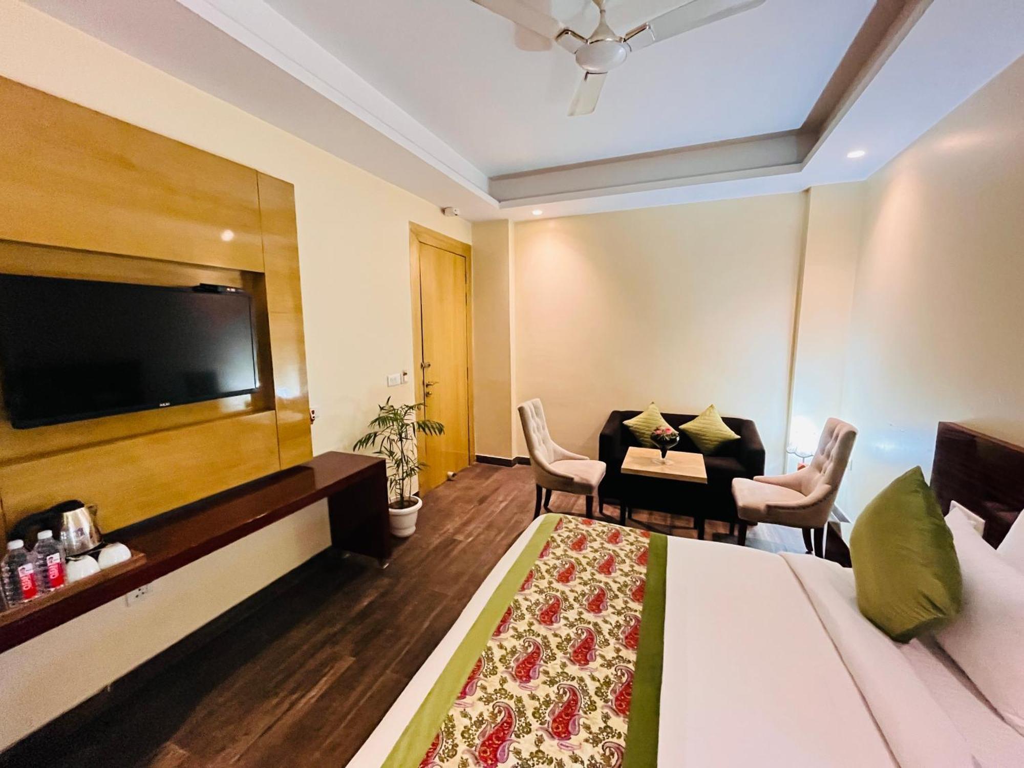ניו דלהי Hotel Banz Near Indira Gandhi Airport Delhi מראה חיצוני תמונה
