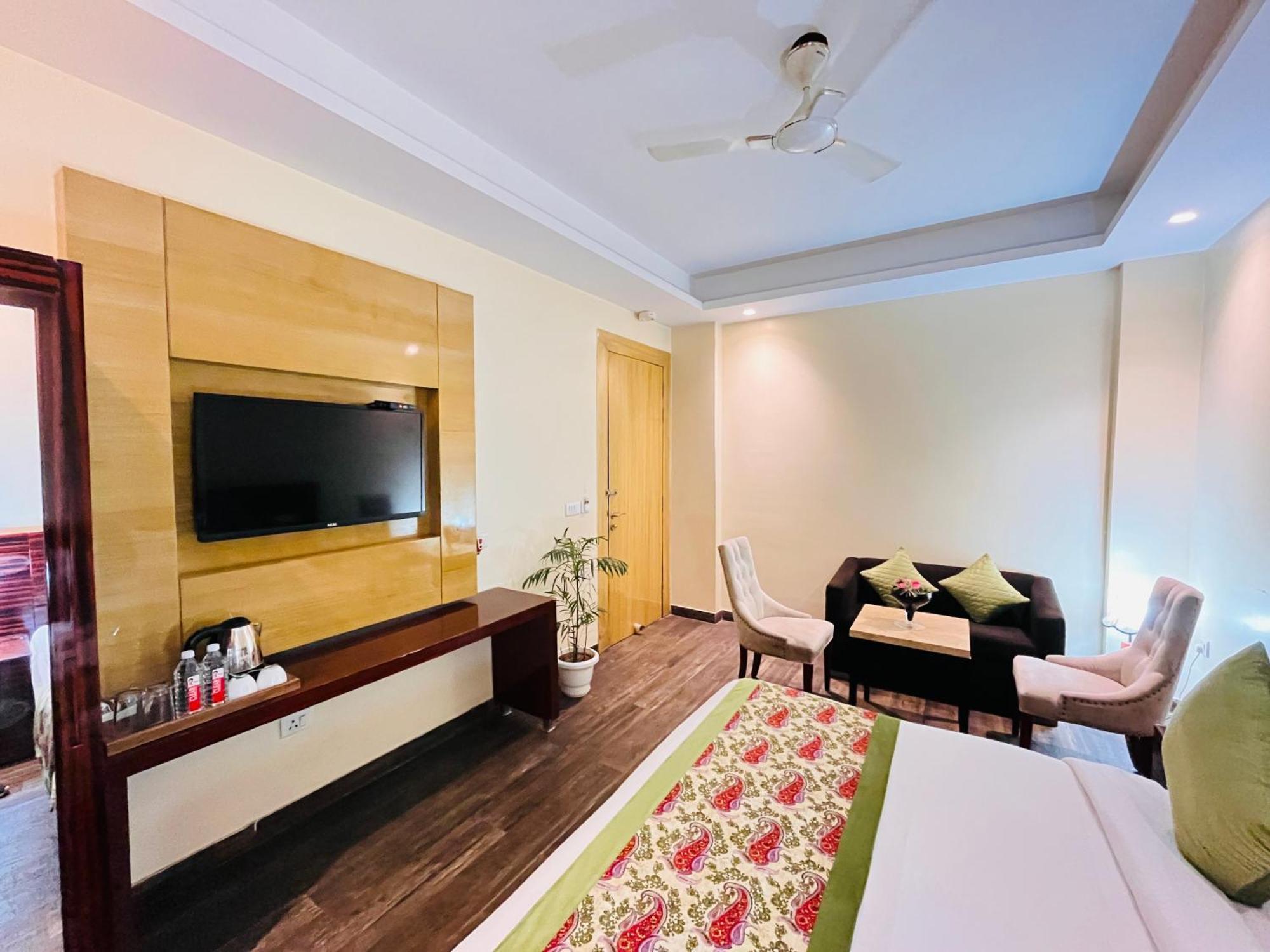 ניו דלהי Hotel Banz Near Indira Gandhi Airport Delhi מראה חיצוני תמונה