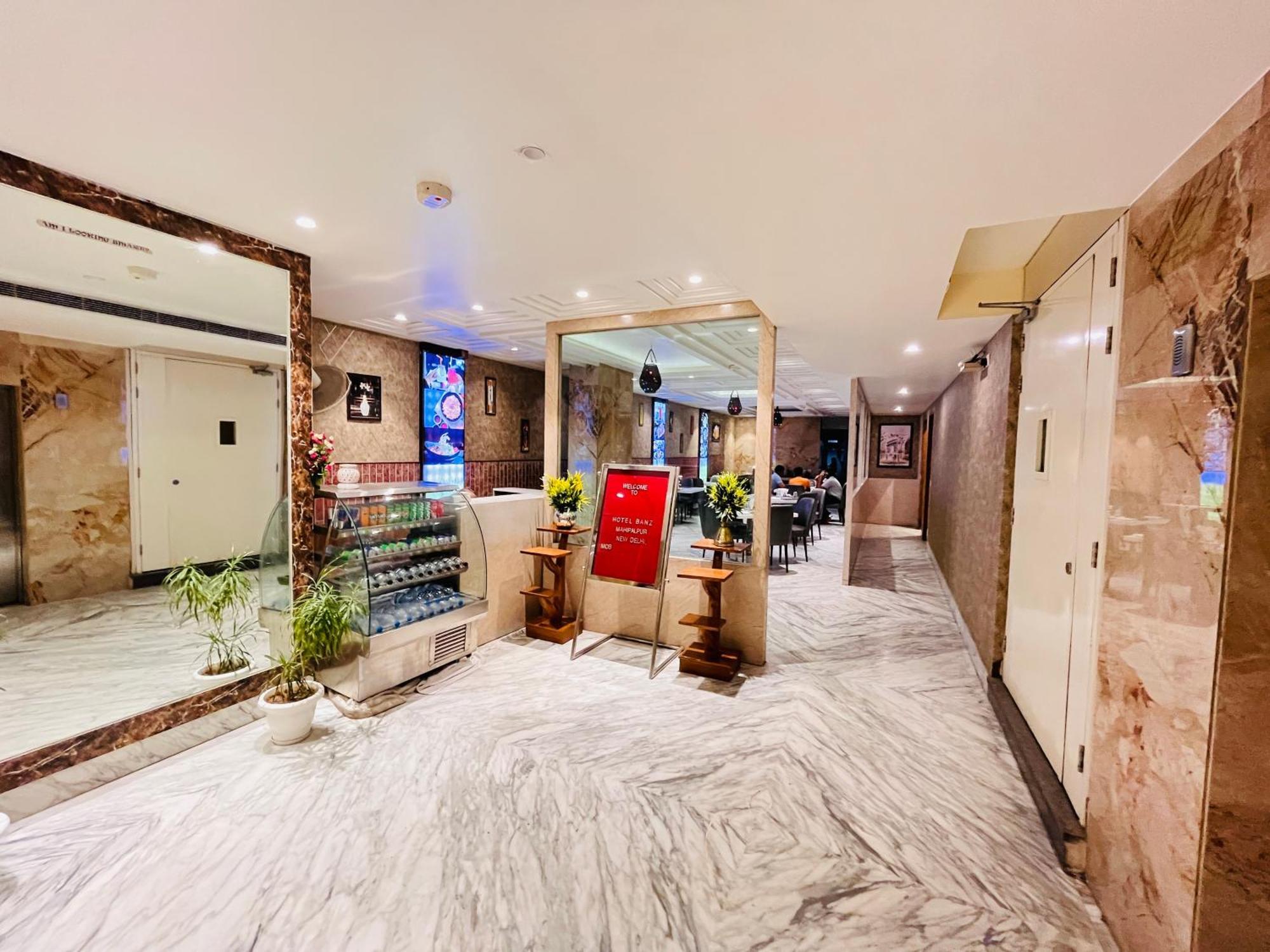 ניו דלהי Hotel Banz Near Indira Gandhi Airport Delhi מראה חיצוני תמונה