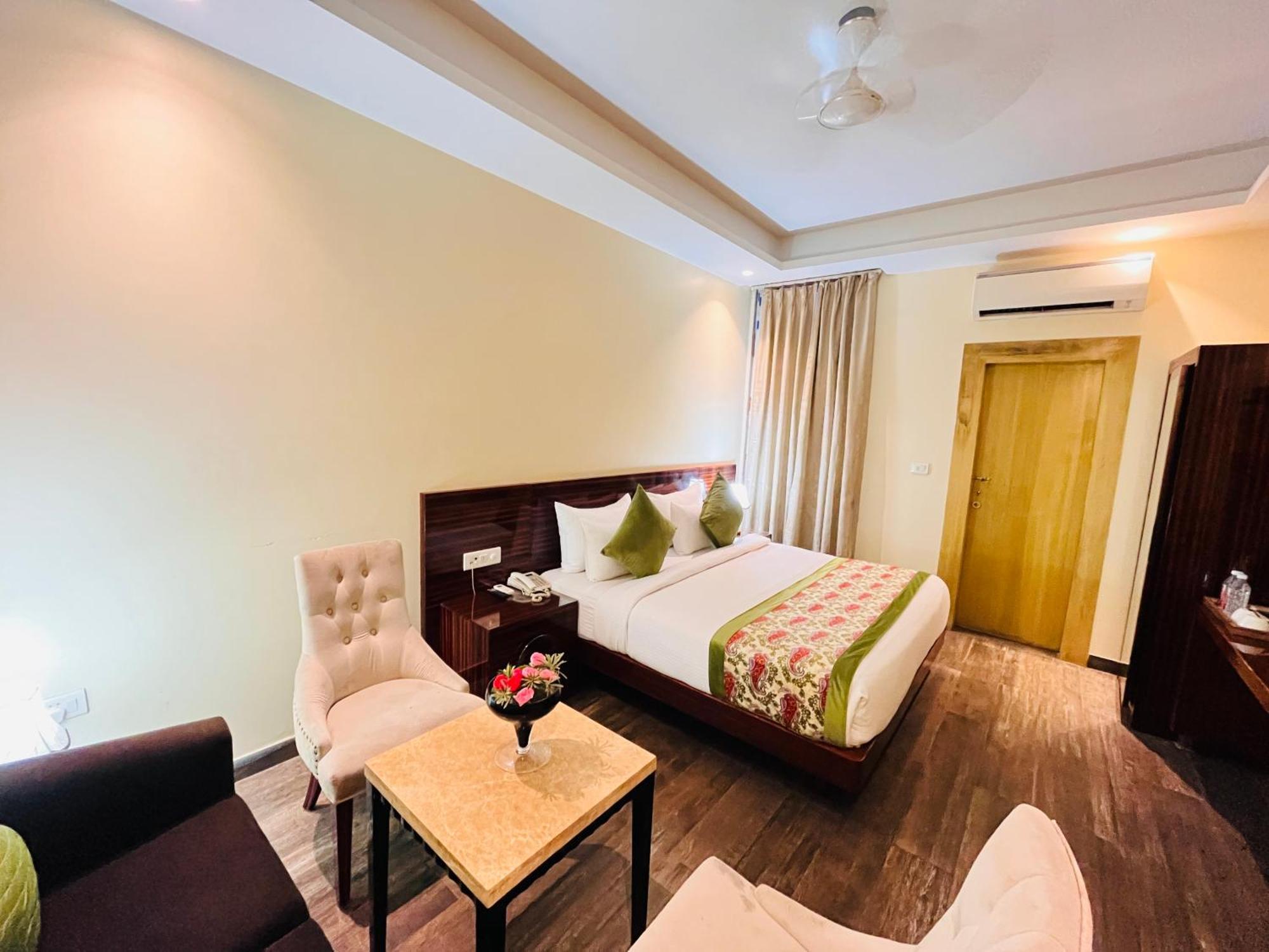 ניו דלהי Hotel Banz Near Indira Gandhi Airport Delhi מראה חיצוני תמונה